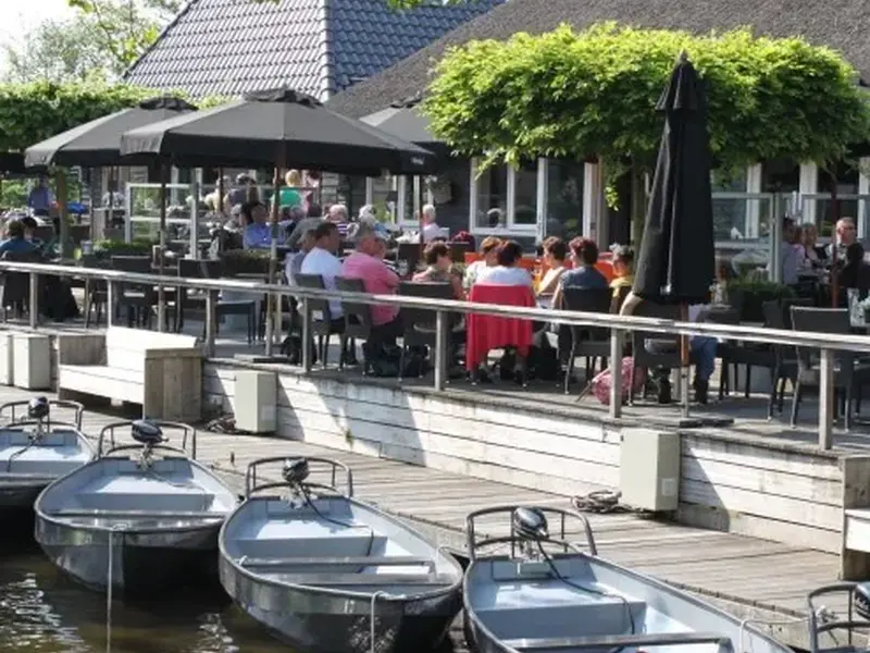 Boating & Lunch in Giethoorn